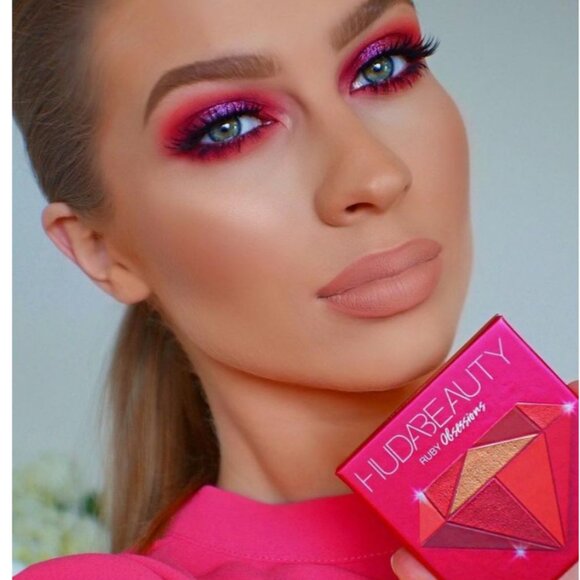 HUDA BEAUTY RUBY Obsession Eyeshadow Palette ~Raspberrry & Rose Gold NIP 10g - Picture 8 of 16